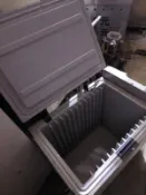 2手美國 Rubbermaid保溫冰桶特大型(釣魚桶) 行動冰箱 保溫桶 輕便冰桶 行動冰箱