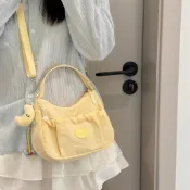 🔥臺灣爆款🔥ins風甜美可愛少女斜挎包 小衆簡約輕便小包包學生休閒百搭餃子包