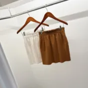 正韓【預購】女生鬆緊腰素面百搭日常A字膝上短裙 乳白 褐 黑【08.20】東大門-M18005