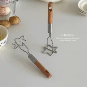  時光小鋪🧭廚房好物~櫸木手柄星星造型手用搗泥器不鏽鋼便攜餐具廚房工具