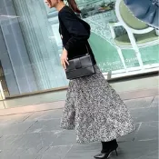 MOCO假兩件圓領衛衣棉質拼接小碎花印花大擺裙顯瘦連身洋裝XL~5XL
