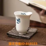 樂享購✨手繪蝴蝶蘭花小足杯聞香杯陶瓷功夫查卑主人杯德化白瓷查據品茗杯