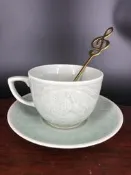 日本回流～柴燒70年代國營龍泉窯青瓷金玉滿堂杯盞 壹杯壹盞，相得益彰， 喝茶，和咖啡都是好茶具， 註意｛本品不