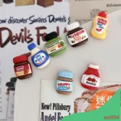 小葉的小店 下殺價-【迷你卡通食玩調味料瓶 冰箱貼/多款選】追花 mini麵包果醬瓶 冰箱磁鐵 磁鐵 磁貼