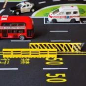 【台灣出貨】【路障 黃色路墩/交通路障】【橫紋/斜紋】買10送1 道路場景 停車場配件 認知玩具 號誌  水泥墩 三角錐