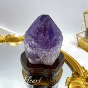 Sweet heart 田芯國際精品 Sweet Heart 田芯開運精選 💯玻利維亞紫水晶骨幹 彩虹光 紫黃晶 紫水晶柱 可消磁手鍊 能量強勁! NO.60