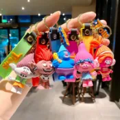 【新款】卡通可愛魔法精靈吊飾 娃娃機鑰匙扣批發 女生包包鑰匙圈 機車矽膠鑰匙鏈 時尚背包掛飾 情侶公仔禮物