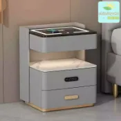 晴曦選品 【多功能智能】實木床頭櫃 臥室床頭櫃 現代簡約床頭櫃 無線充電床頭櫃 藍芽音箱床頭櫃 指紋密碼鎖 儲物收納櫃 家用臥室 智能家居 帶USB充電