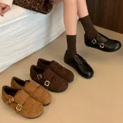 白鳥麗子 [現貨快出] 內刷毛平底鞋 保暖麂皮雕花雙釦環圓頭包鞋