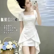 方領皺褶收腰短洋裝 不規則魚尾交疊裙擺 顯瘦辣妹氣質小禮服 黑白兩色 時尚顯瘦顯高中長裙 氣質連衣裙 黑色裙子 白色裙子