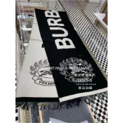 在途貨 有折扣 全新正品 BURBERRY 80609661 大字母+戰馬刺繡家徽 中性款 33CM 100%純羊毛圍巾