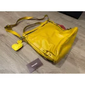 【原價破萬/頂級真牛皮】borsalini寶莎禮妮兩用斜背包（芥末黃大容量/外皮極美/附原廠背帶吊飾/滿千免湊單送贈品