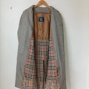 古董 Burberry 卡其色風衣，附可拆卸羊毛內襯 / 男款 L 尺寸