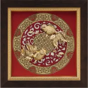開運陶源雅鑑鑫品 【圓形窗花系列-金玉滿堂】 金魚 純金箔畫 21 x 21 cm可掛於牆壁，後有腳架，也可以立在桌上