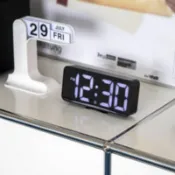 ORIENT Clean Mirror LED 數位桌鐘自動亮度控制 USB 電源，內建溫度計，設定備份，OT1650