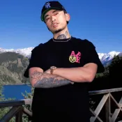 【i北鼻】 潮牌 短袖 【AFGK*MJFRESH】頑童聯名24SS美式飄帶印花短袖T恤男女夏季體恤