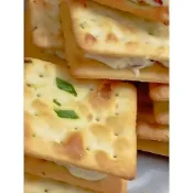 手工牛軋餅8片一包單獨包裝牛軋蘇打餅 香蔥牛軋餅 (焦糖)(香辣)(草莓)(原味) 四角蔥餅(五辛素)牛軋蘇打餅