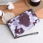 【MARC JACOBS】金屬LOGO渲染皮革手提式寬版拉鍊零錢長夾(紫灰)