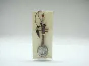 沖繩民俗弦樂器工藝品吊飾~手作三味線 民藝演奏樂器~蛇皮材質手工製作((蛇皮線三線琴 三味線水晶珠掛飾))琉球景點紀念品