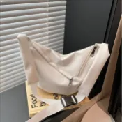 時尚單肩斜挎包 百搭休閒包 餃子包 女包 春季新款 純色簡約 輕便外出