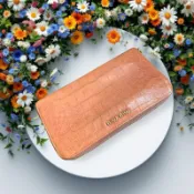 正品Miu Miu 招財 長夾 皮夾 錢夾 圓形拉鍊 鱷魚皮紋 粉紅色 x 金色壓花皮革