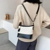 水桶包 菱格小方包 小香包包 菱格包 流浪包 女包 女生包包 時尚百搭包  小香風包包 單肩包 側背包 斜背包013