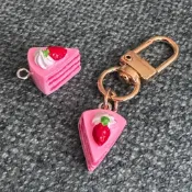 🔥DIY 創意🔥仿真 立體 草莓 蛋糕 吊飾 耳環 項鍊 配件 背包掛飾 鑰匙圈 airpods 禮物 獎品