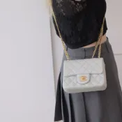CHANEL 香奈兒 Mini Coco 菱格小羊皮山茶花金球方胖.淺水藍 17CM