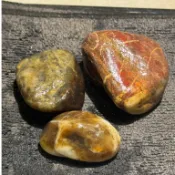 《海洗年糕玉2顆+赤白1顆》260506-06 總統石 心臟石 血絲碧玉 台灣藍寶 鳳凰碧玉 | 後山帝星石業