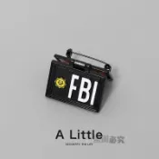 FBI 胸針 辛普森聯邦調查局徽章 創意翻蓋別針 書包裝飾徽章 可愛卡通扣針 固定衣服別針 個性徽章 裝飾扣針