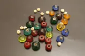 (獨品)(串C) 日本倒店貨 貨源來自東南亞 天然珠 串珠 大約30顆  (參考原住民 琉璃珠)