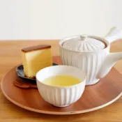 日本 Rokuro Blut's 六魯 茶壺 茶杯 茶具 附濾網 菊彫粉引 輕量 陶作 急須壺 250ml 貴婦下午茶
