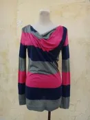 楹 ~ 正品 iROO 美麗領口 橫紋 合身棉上衣 size: 38