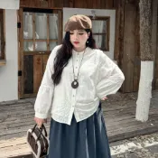 (店+)【Miss38】Miss38 滿幅提花 白襯衫【DC8425】(現貨)大尺碼長袖上衣 柔棉內裡 圓領全開扣 燈籠袖 單穿/疊搭都好看