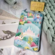 彩色噴墨系列-蒂芬妮綠灰姑娘兔防撥水牛津布拉鍊書衣-拉鍊燒餅包