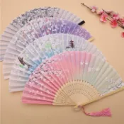 【台灣現貨⚡隔日到貨】扇子 手扇 古風 絹布 折扇白花喜蝶折疊扇子 摺疊扇 絹扇 竹扇 隨身扇 紀念品 禮品折扇、摺扇、
