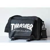 《瘋日雜》日本雜誌附錄 THRASHER 火焰 潮牌  滑板品牌 出國 斜背包 肩背包 斜挎包 收納包 單肩包 日雜包
