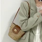 【LEESA】渡假風包包\可愛包包\編織包\編織斜背小包\草編包\沙灘包\輕便小包\小朋友包包\ 