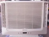 日立定頻雙吹窗型冷氣 R410a 冷房能力4500kca 適用坪數9-10 RA-50WK