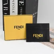 【FENDI 芬迪】經典燙印大LOGO小牛皮信用卡名片夾隨身卡(黑)