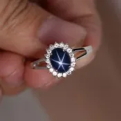 星光藍寶石戒指，純銀 925，適合婚禮或生日贈禮。