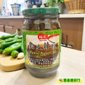 -龍宏剝皮辣椒(420公克裝)-青辣椒去皮後醃漬而成，口感爽脆、辣中帶甜，可作為開胃小菜、下酒菜或剝皮辣椒雞湯、炒飯等。