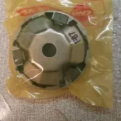 SYM三陽原廠前普利盤總成F67 適用機種:適用機種:6期 Z1 125/ 6期金發財125/ 6期新迪爵