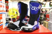 新莊【騎士瘋】2012年 BERIK 大眼睛賽車長筒靴 騎士靴 車靴 原價7500 優惠特價6800