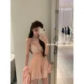 【KIKIFAME】🤍✨兩色 千金仙女·荷葉邊亮片拼接吊帶裙 A字洋裝 無袖洋裝 V領洋裝 渡假洋裝 連身裙 亮片洋裝