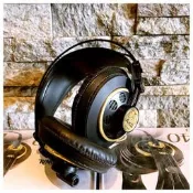 【亞都音樂】現貨免運送耳機架~奧地利 AKG K240 Studio 音樂 製作 編曲 監聽 耳機