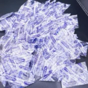 隔日到貨【罐老闆】1克食品級矽膠乾燥劑 FDA核可 變色指示 水玻璃防潮包 藥品/食品保鮮 台灣製造