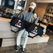 免運低價🍒♥♥ 可愛旅行包 手提大容量亮片米奇托特包 健身包 獨立鞋倉防水行李袋 旅行袋 卡通包 卡通旅行袋 大空間