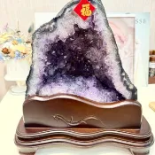頂級烏拉圭紫水晶洞 水型 帶官帽鈦晶