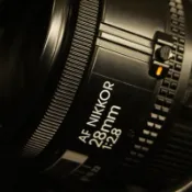 Nikon AF Nikkor 28mm f/2.8 自動對焦廣角定焦鏡頭手動機也合用FM2 FE2 FE FM FA等